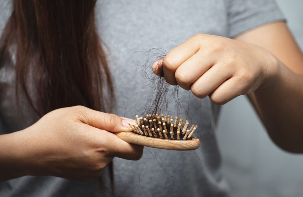 caída de pelo en mujeres y hombres